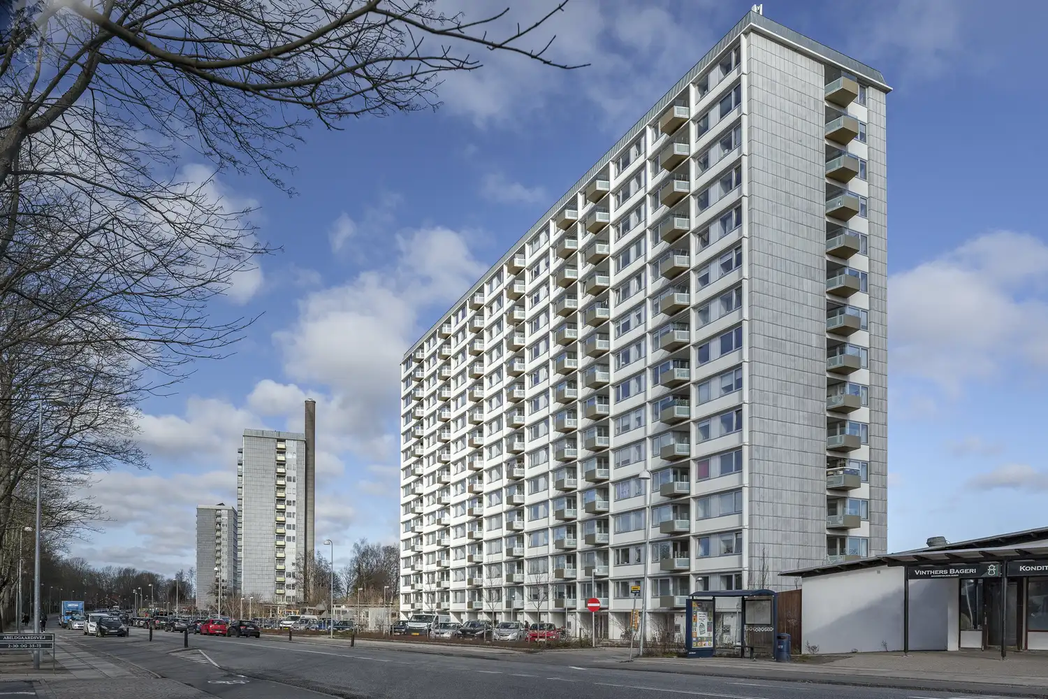 En udsigt over altanerne ved Sorgenfrivang i Danmark