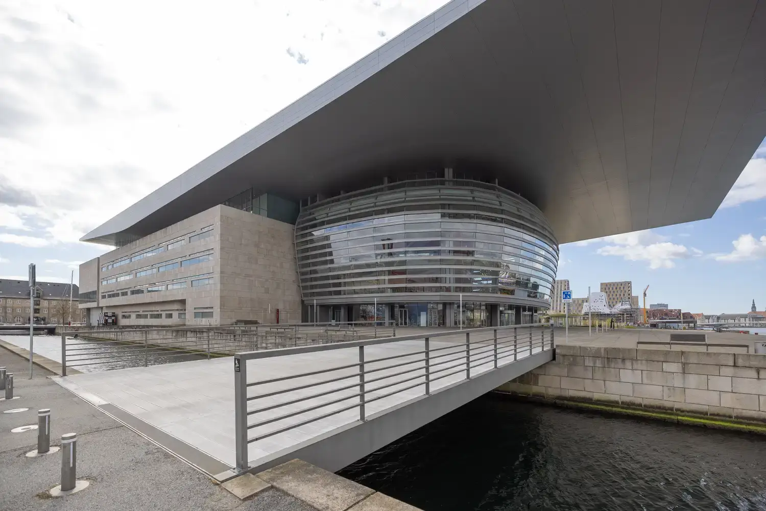 Broer Ved Operaen